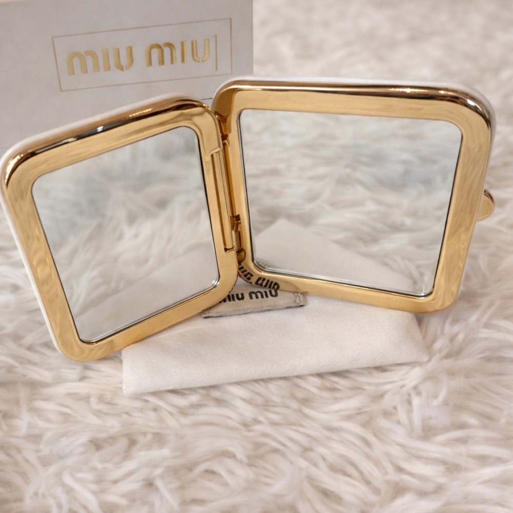 NWT Authentic Miu Miu Classic Crisp White Double Sided Dual Compact Mirror - Picture 2 of 7